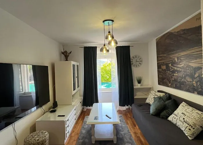 Main Street Apartman *